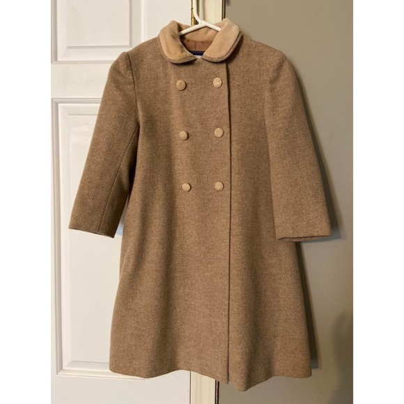 4-5year old girl’s beige coat from Italy - Picture 1 of 3